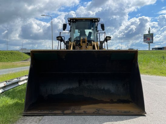 Caterpillar 966M 966M 2016 2 Wheel Loaders image 8