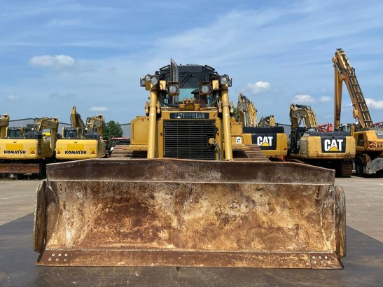 Caterpillar D6T LGP D6T LGP 2011 2 Dozers image 8