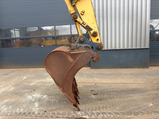 Komatsu PC180LC-7K PC180LC-7K 2004 2 Crawler Excavators image 23