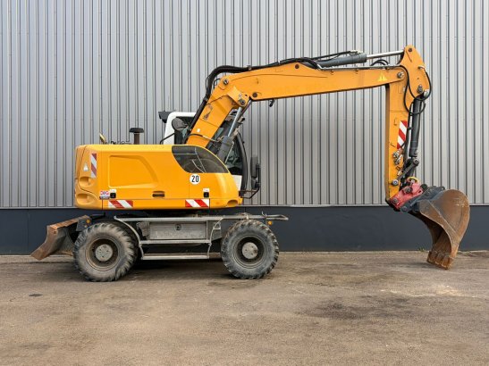 Liebherr A918 Compact Litronic A918 Compact Litronic 2016 2 Wheeled Excavators image 8