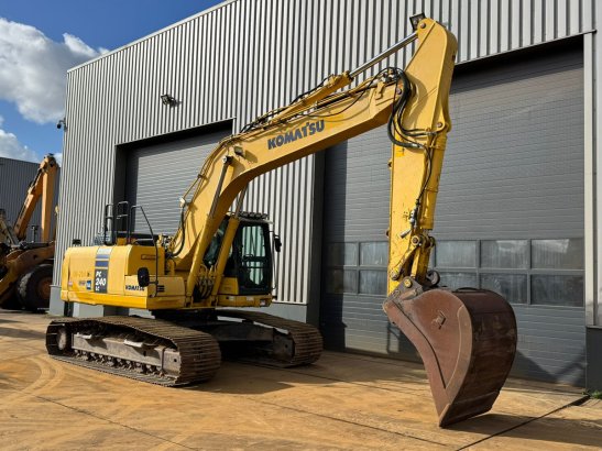Komatsu PC240LC-10 PC240LC-10 2015 2 Crawler Excavators image 56