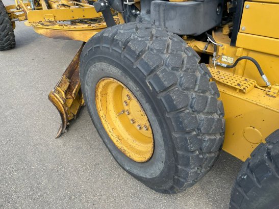 Caterpillar 12M (12G/12H/140M) 12M (12G/12H/140M) 2011 2 Motor graders image 8