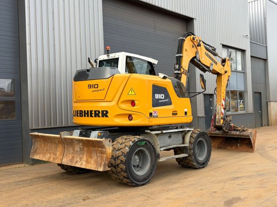 Liebherr A910 Compact A910 Compact 2018 2 Wheeled Excavators image 53