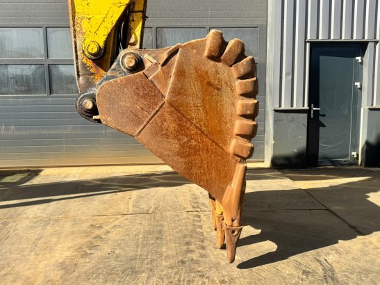 Komatsu PC360LC-11E0 PC360LC-11E0 2021 2 Crawler Excavators image 8