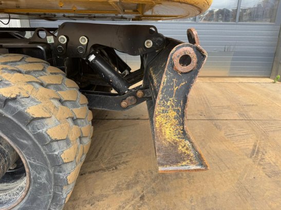 Caterpillar M320F M320F 2017 2 Wheeled Excavators image 9