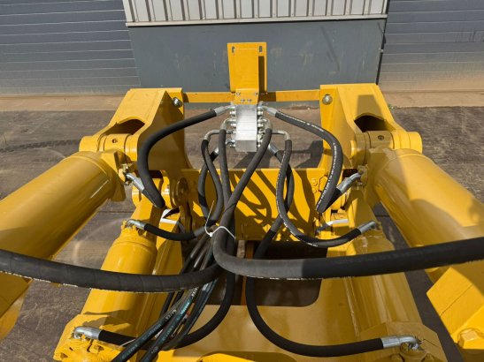 Caterpillar D8T D8R D8N Single Shank Ripper (forged shanks) D8T D8R D8N Single Shank Ripper (forged shanks) 2025 1 image 19