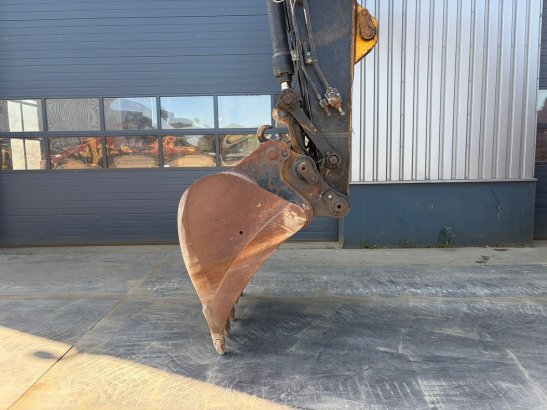 Caterpillar 325FLCR 325FLCR 2018 2 Crawler Excavators image 9