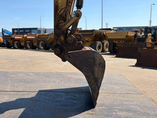 Caterpillar 326FL 326FL 2019 2 Crawler Excavators image 24