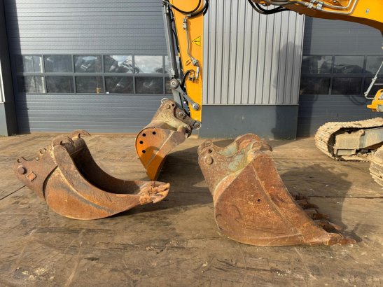 Liebherr R920LC 10028 2014 2 Crawler Excavators image 129