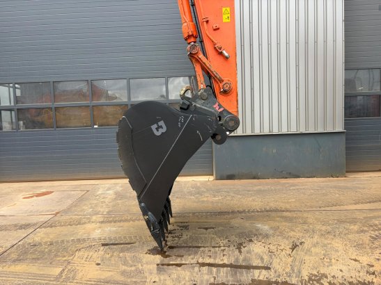 Hitachi ZX210LC-6 New Bucket ZX210LC-6 New Bucket 2018 2 Crawler Excavators image 39