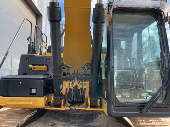 Caterpillar 324EL 324EL 2015 2 Crawler Excavators image 9