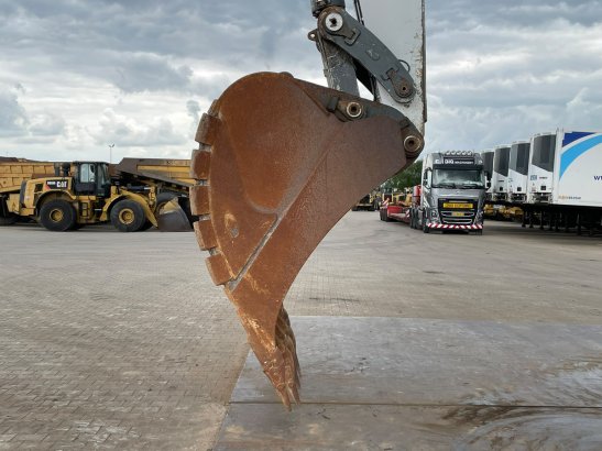 Liebherr R950 SHD (R944 / R945 / R946) R950 SHD (R944 / R945 / R946) 2015 2 Crawler Excavators image 9