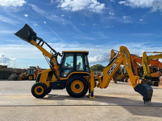 JCB 3DX 4WD hammerlines 2152 2026 1 image 9