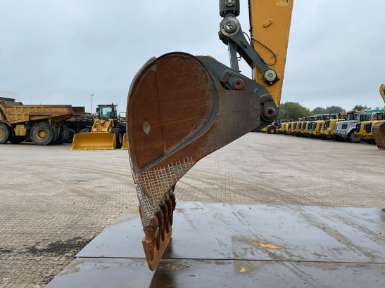 Liebherr R934LC R934LC 2021 2 Crawler Excavators image 39