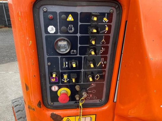 2011 JLG E400 AJPN E400 AJPN 2011 2 image 4