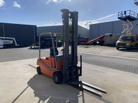 1999 BT CBE 2.0F, Heftruck, Elektro, 620 cm. BT CBE 2.0F, Heftruck, Elektro, 620 cm. 1999 2 Forklift image 18