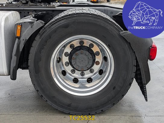 DAF XF XF 2017 2 Tractor Units image 10