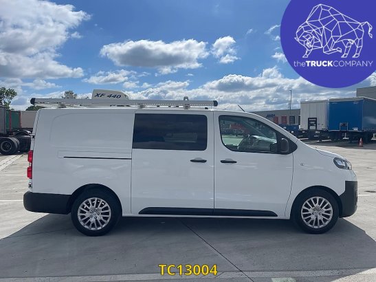 Opel Vivaro 2.0 CDTI DUBBELE CABINE - 6 ZITPLAATSEN Opel Vivaro 2.0 CDTI DUBBELE CABINE - 6 ZITPLAATSEN 2021 2 Closed vans...