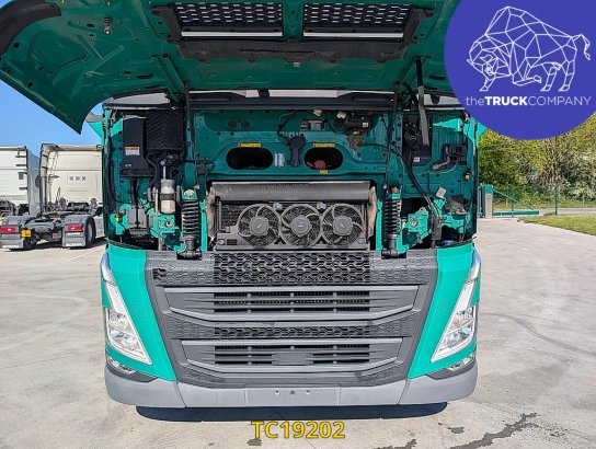 Volvo FH 500 590 2023 2 Tractor Units image 11