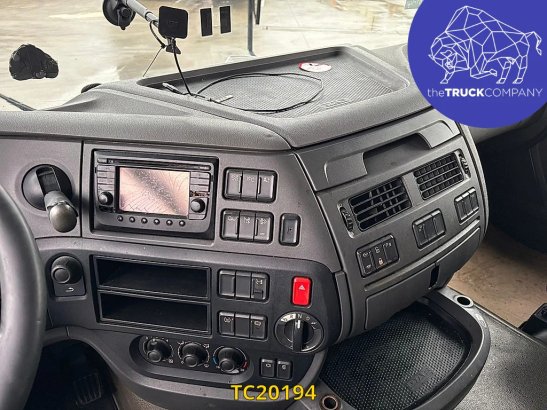 DAF XF 460 XF 460 2017 2 Tractor Units image 11