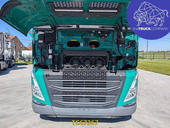 Volvo FH 500 590 2023 2 Tractor Units image 11