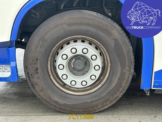 Volvo 590 2020 2 Tractor Units image 11