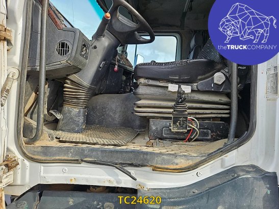 Mercedes-Benz Actros 3348 Mercedes-Benz Actros 3348 2000 2 Tipper trucks image 11