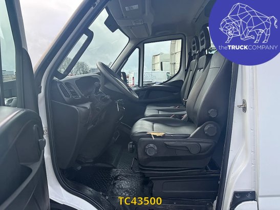 Iveco Daily 35C15V12 Double cab 7 places Daily 35C15V12 Double cab 7 places 2019 2 Closed vans image 12