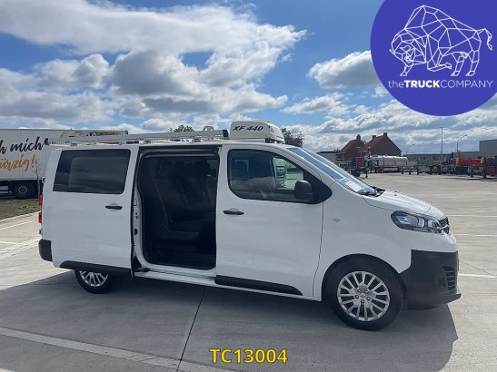 Opel Vivaro 2.0 CDTI DUBBELE CABINE - 6 ZITPLAATSEN Opel Vivaro 2.0 CDTI DUBBELE CABINE - 6 ZITPLAATSEN 2021 2 Closed vans...