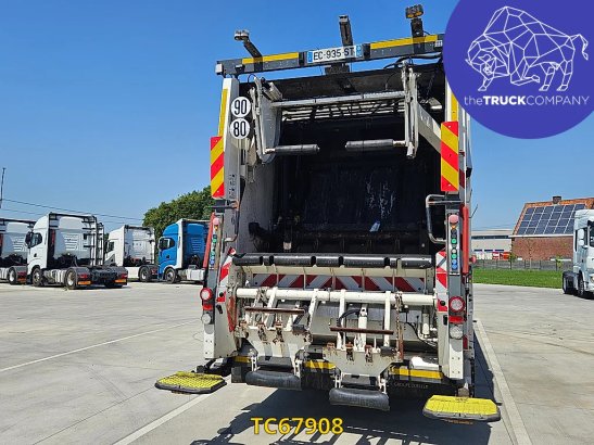 Scania P 320 3213 2016 2 image 12