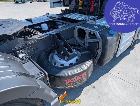 Volvo FH 460 590 2022 2 Tractor Units image 72