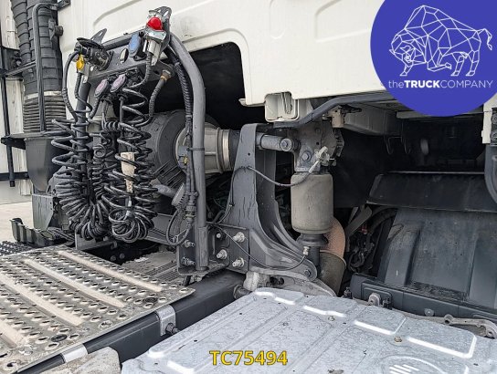 Volvo FH 590 2022 2 Tractor Units image 43