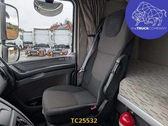 DAF XF XF 2017 2 Tractor Units image 13