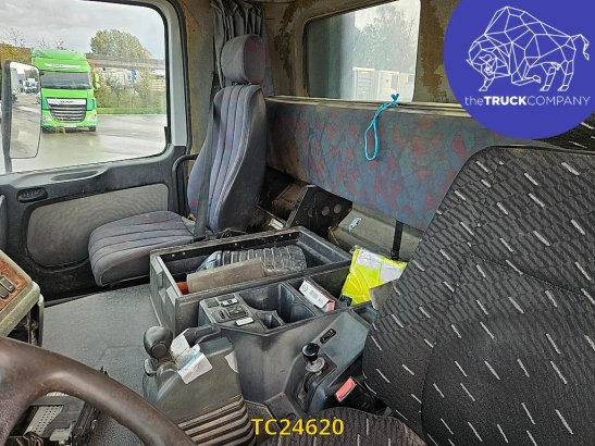 Mercedes-Benz Actros 3348 Mercedes-Benz Actros 3348 2000 2 Tipper trucks image 13