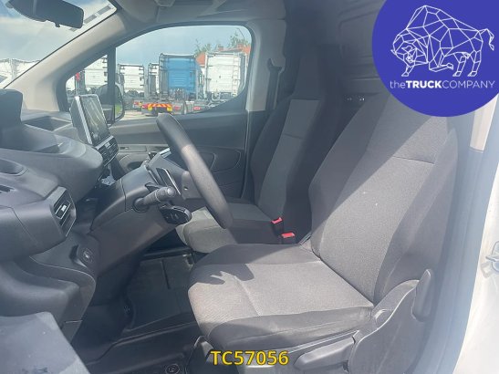 Peugeot Partner 1.5 HDI - AUTOMATIC GEARBOX Peugeot Partner 1.5 HDI - AUTOMATIC GEARBOX 2022 2 Closed vans image 29