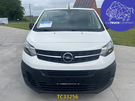 Opel Vivaro 2.0 CDTI DUBBELE CABINE - 5 ZITPLAATSEN Opel Vivaro 2.0 CDTI DUBBELE CABINE - 5 ZITPLAATSEN 2021 2 Closed vans...