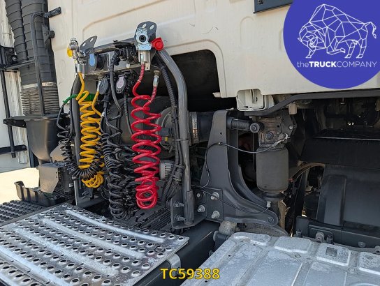 Volvo FH 460 590 2022 2 Tractor Units image 29