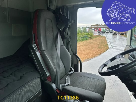 Volvo 590 2020 2 Tractor Units image 14