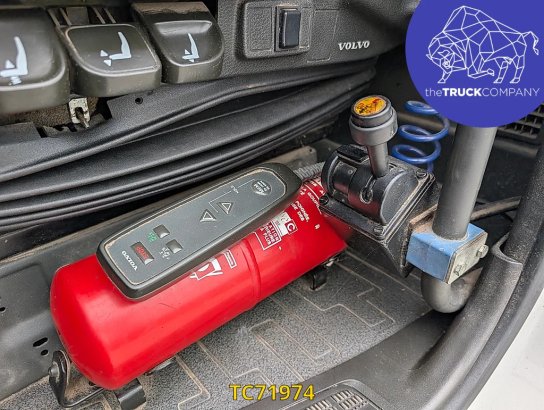 Volvo FH 500 3292 2017 2 Tractor Units image 15