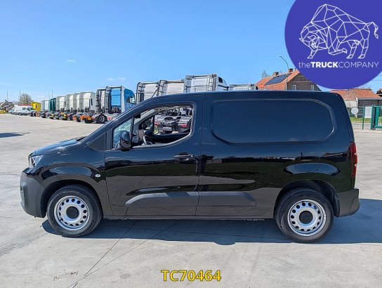 Peugeot Partner 1.5 BlueHDi 100 Peugeot Partner 1.5 BlueHDi 100 2022 2 Closed vans image 2