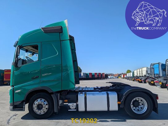 Volvo FH 500 590 2023 2 Tractor Units image 2