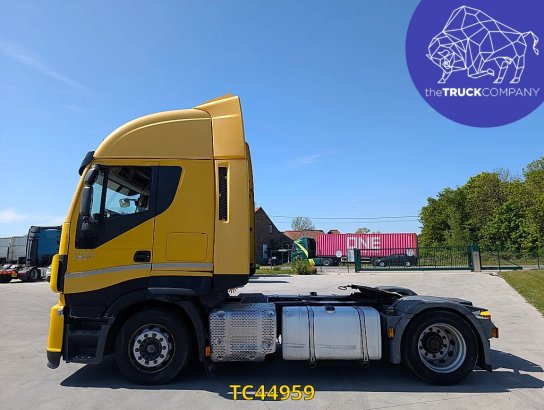 Iveco Stralis 440 S45 Stralis 440 S45 2015 2 Tractor Units image 47