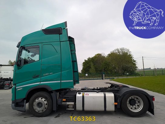 Volvo FH 500 590 2023 2 Tractor Units image 47