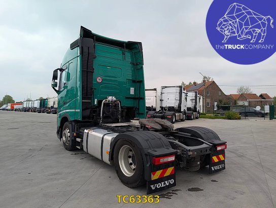 Volvo FH 500 590 2023 2 Tractor Units image 3