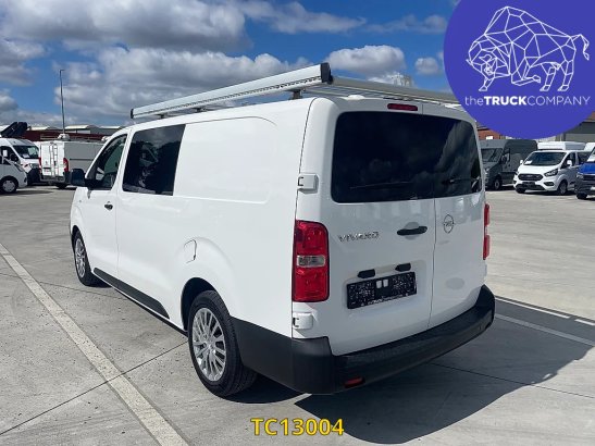 Opel Vivaro 2.0 CDTI DUBBELE CABINE - 6 ZITPLAATSEN Opel Vivaro 2.0 CDTI DUBBELE CABINE - 6 ZITPLAATSEN 2021 2 Closed vans...