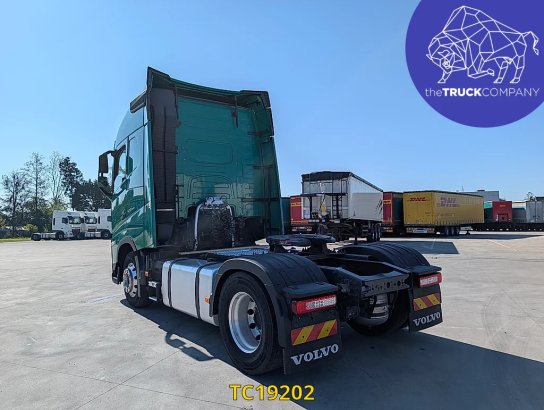 Volvo FH 500 590 2023 2 Tractor Units image 3