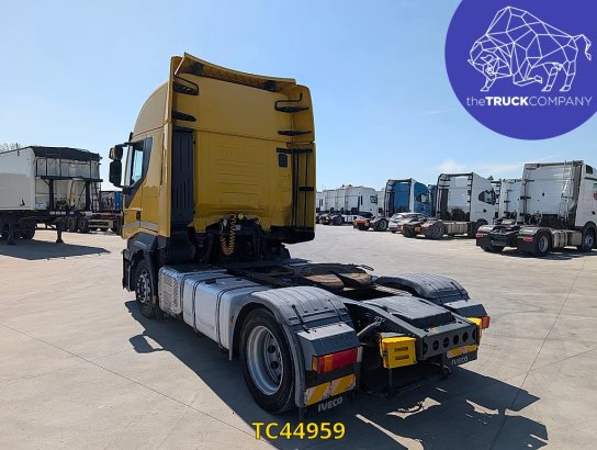 Iveco Stralis 440 S45 Stralis 440 S45 2015 2 Tractor Units image 33