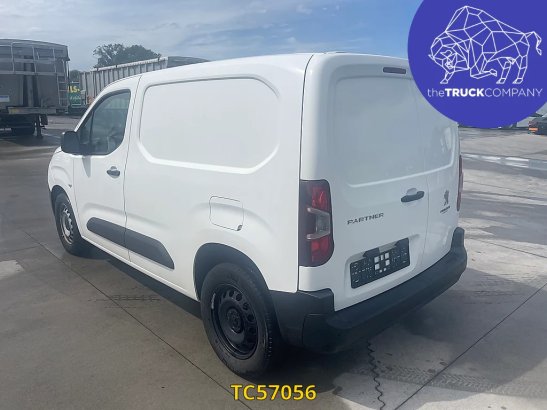 Peugeot Partner 1.5 HDI - AUTOMATIC GEARBOX Peugeot Partner 1.5 HDI - AUTOMATIC GEARBOX 2022 2 Closed vans image 3