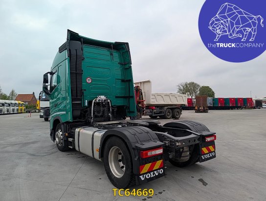 Volvo FH 500 590 2023 2 Tractor Units image 48