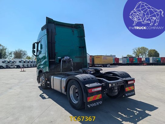 Volvo FH 500 590 2023 2 Tractor Units image 3